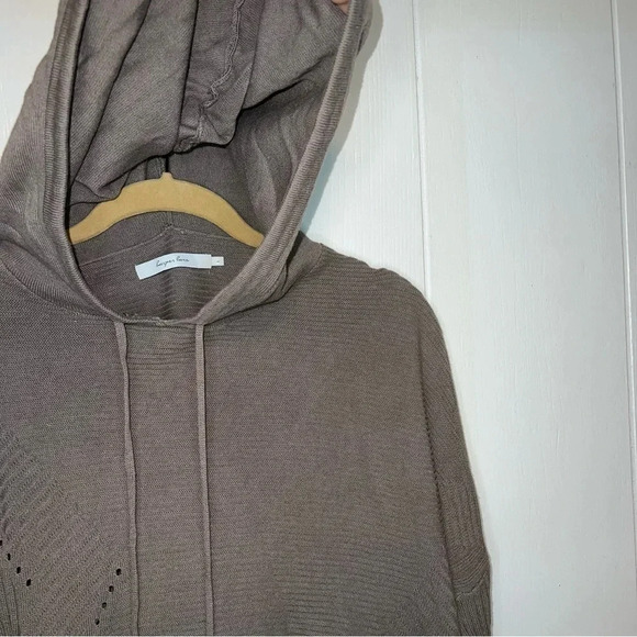 Botique Harper Lane Sweater Hoodie with hole detailing size Large - Picture 1 of 5
